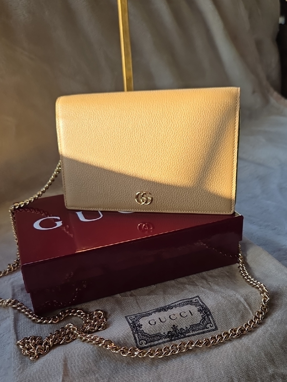 Gucci Bi-Color Marmont Wallet On Chain - Picture 2 of 9